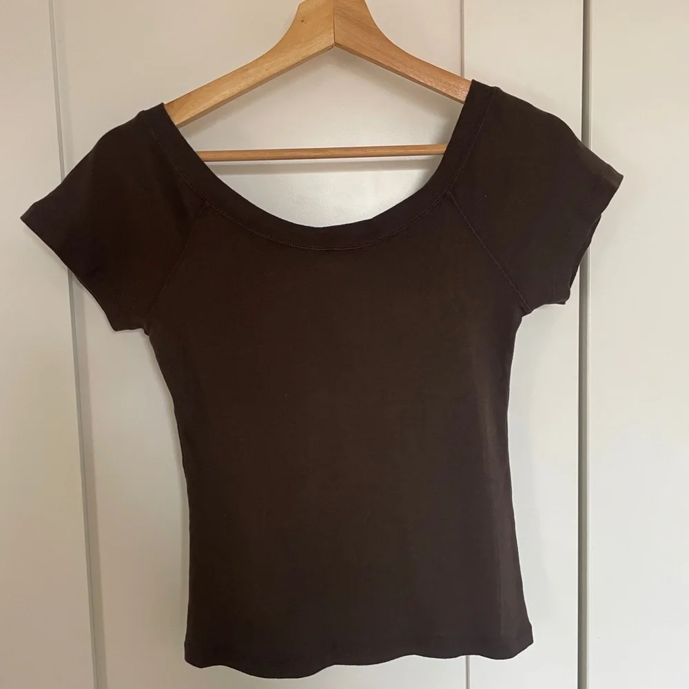 Brown Off the Shoulder Tee - Picture 2 of 4